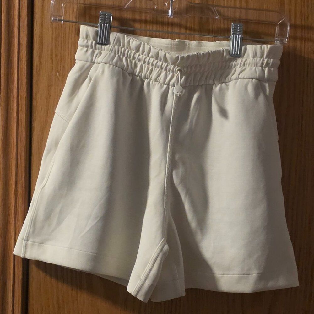 lululemon athletica Cream Softstream 4" Inseam Athletic Shorts - Picture 4 of 6
